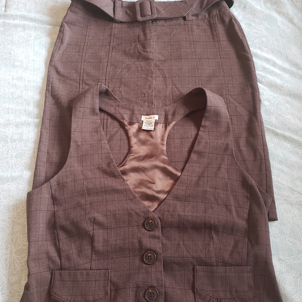 Studio Y Vest with Skirt Set
